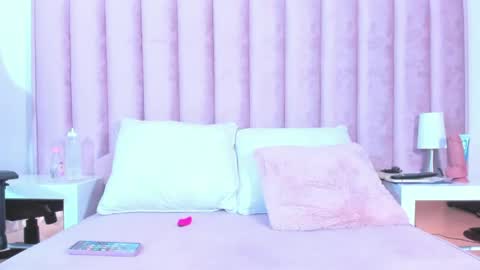 Sophia online show from 04-17-26, 09:07