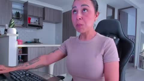 Snapshot of natural_bigass_nina chatting on 07-24-26, 11:30 Sophia online show from 07-24-26, 11:30