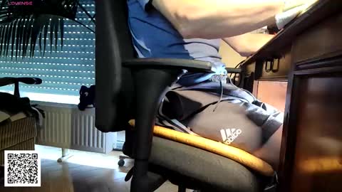 Nature online show from 10-24-25, 08:11