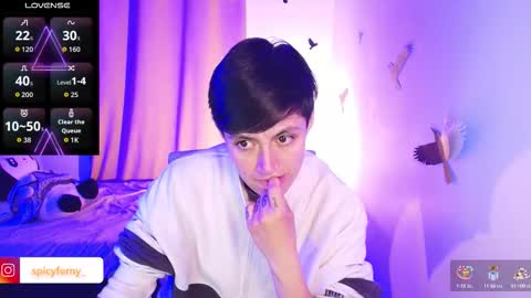 Snapshot of naty_lux19 chatting on 10-19-25, 08:37 Fernanda online show from 10-19-25, 08:37