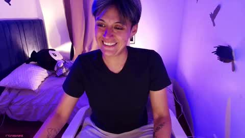 Snapshot of naty_lux19 chatting on 11-17-25, 01:33 Fernanda online show from 11-17-25, 01:33