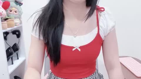 Kiki online show from 11-25-25, 02:22