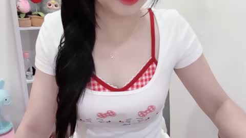 Kiki online show from 06-19-26, 02:16