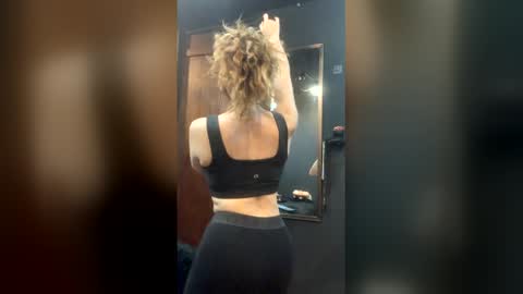 Snapshot of natymia chatting on 06-10-26, 06:45 Natymia online show from 06-10-26, 06:45