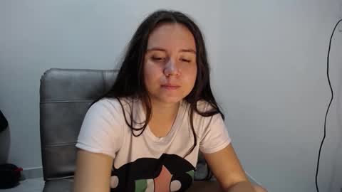      online show from 10-18-25, 03:31