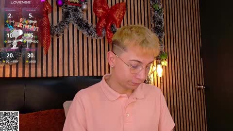 Snapshot of naughty__chris chatting on 01-02-25, 12:13 Christopher Chris online show from 01-02-25, 12:13