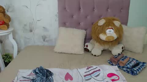 Zoe online show from 02-17-25, 06:59