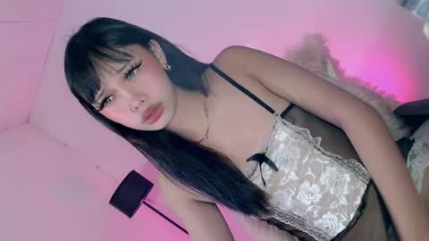 Snapshot of naughty_cutiepie chatting on 06-14-26, 01:13 itsyourgirl kiara online show from 06-14-26, 01:13
