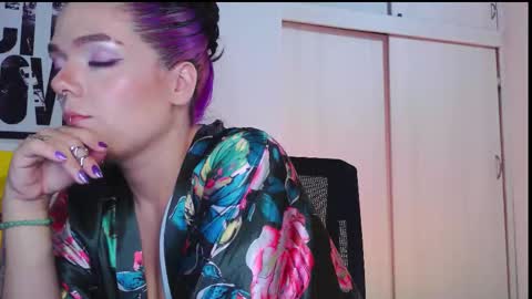 Em  please help me reach 100 thumbs up 3 online show from 03-06-26, 07:05