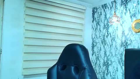 Snapshot of naughty_kittenm chatting on 02-25-25, 11:30 Kitten online show from 02-25-25, 11:30