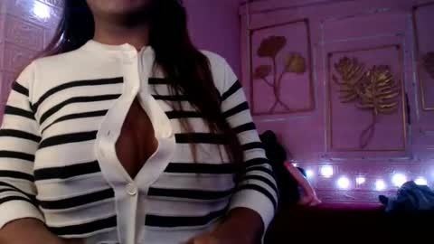 naughty_lorien143 online show from 05-02-26, 12:54