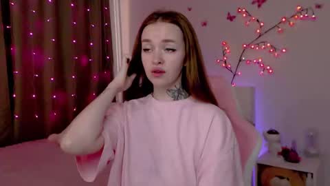 Snapshot of naughty_mablee chatting on 09-17-25, 01:18 Mable online show from 09-17-25, 01:18