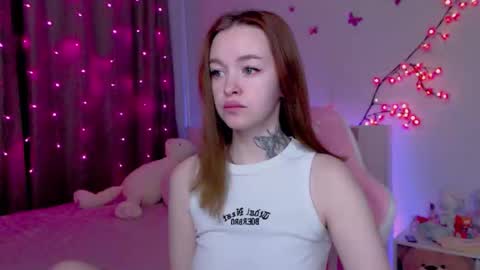 Snapshot of naughty_mablee chatting on 10-06-25, 12:19 Mable online show from 10-06-25, 12:19