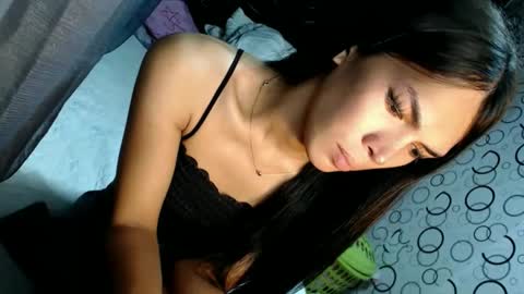 Snapshot of naughty_princess24 chatting on 10-19-25, 09:04 Ariela online show from 10-19-25, 09:04