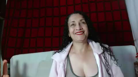 Snapshot of naughty_tita chatting on 06-15-26, 09:22 Tita Madurita online show from 06-15-26, 09:22
