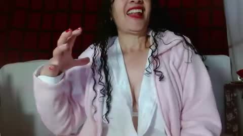 Snapshot of naughty_tita chatting on 06-17-26, 09:23 Tita Madurita online show from 06-17-26, 09:23
