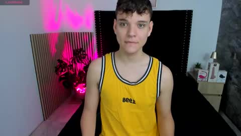 Snapshot of naughty_twink_ chatting on 10-14-25, 11:33 Noah online show from 10-14-25, 11:33