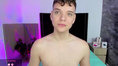 Snapshot of naughty_twink_ chatting on 11-29-25, 11:13 Noah online show from 11-29-25, 11:13