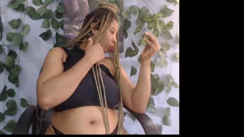 Snapshot of naughty_xxbunny chatting on 01-31-25, 01:45 beauty online show from 01-31-25, 01:45