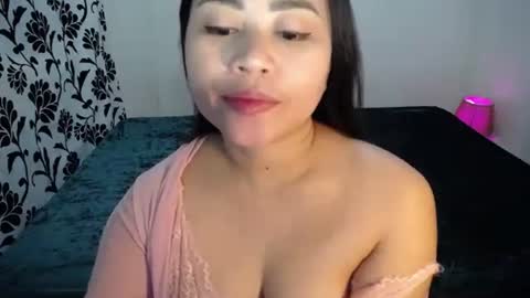 Snapshot of naughtyandsweetx chatting on 10-04-25, 03:37 May online show from 10-04-25, 03:37