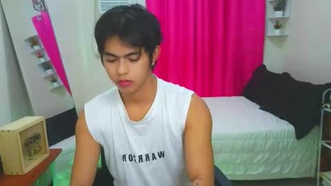 Snapshot of naughtyboylouie chatting on 11-13-25, 02:49 Loue online show from 11-13-25, 02:49