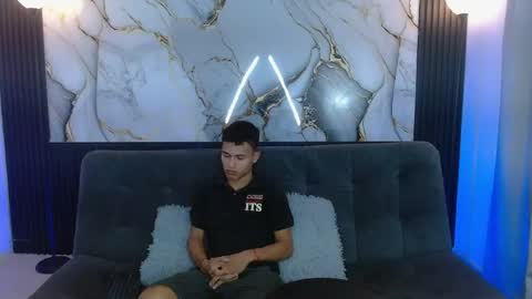 Jader  y  Esteban online show from 04-19-26, 12:37