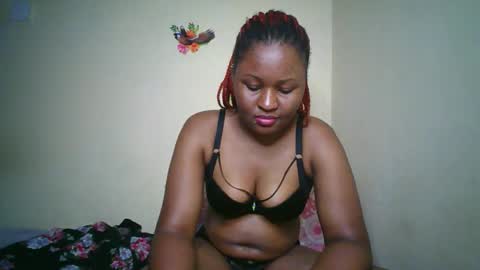 Snapshot of naughtybrownny chatting on 05-18-26, 08:25 MUMU online show from 05-18-26, 08:25