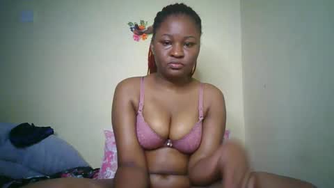 Snapshot of naughtybrownny chatting on 05-19-26, 12:22 MUMU online show from 05-19-26, 12:22