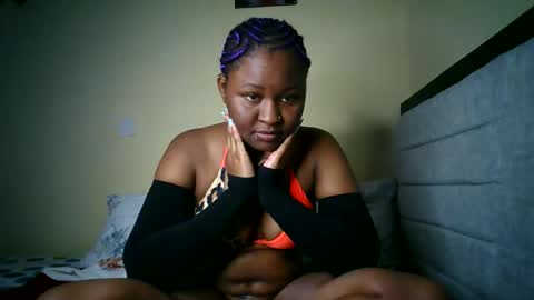 Snapshot of naughtybrownny chatting on 06-09-26, 09:04 MUMU online show from 06-09-26, 09:04
