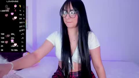 Snapshot of naughtybunnyy_1 chatting on 10-15-25, 12:44      online show from 10-15-25, 12:44