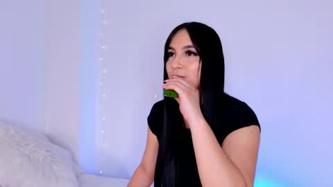 Snapshot of naughtybunnyy_1 chatting on 05-15-26, 10:50 online show from 05-15-26, 10:50