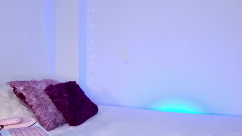 Snapshot of naughtybunnyy_1 chatting on 05-17-26, 12:08 online show from 05-17-26, 12:08