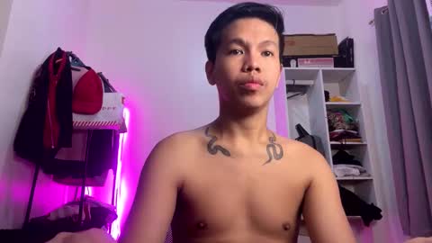 Snapshot of naughtybutsexy69 chatting on 10-07-25, 08:00 Arch online show from 10-07-25, 08:00