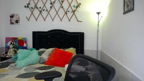 Valeria  online show from 04-23-26, 08:11