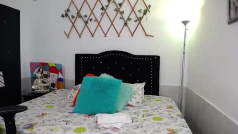 Snapshot of naughtygirl_mmm chatting on 06-13-26, 09:29 Valeria online show from 06-13-26, 09:29