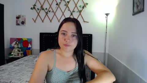 Snapshot of naughtygirl_mmm chatting on 06-26-26, 08:30 Valeria online show from 06-26-26, 08:30