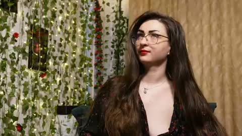 Snapshot of naughtyhomemade17 chatting on 06-20-26, 08:50 Mya Alexya online show from 06-20-26, 08:50