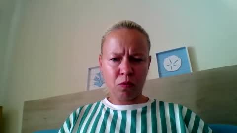 Snapshot of naughtyjennyblondeuk chatting on 05-10-26, 01:49 naughtyjennyblondeuk online show from 05-10-26, 01:49