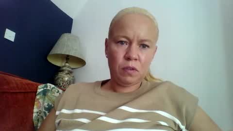naughtyjennyblondeuk online show from 07-28-26, 01:32