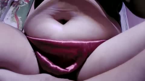 Snapshot of naughtymom_33 chatting on 05-09-26, 01:22 naughtymom_33 online show from 05-09-26, 01:22