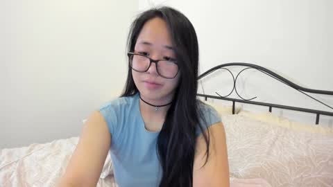 Snapshot of naughtynerdygirl chatting on 01-27-25, 05:26 Gigi Chu online show from 01-27-25, 05:26