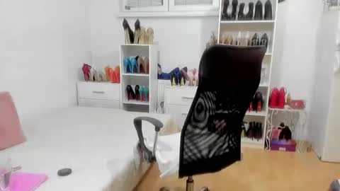 Snapshot of naughtysabine1 chatting on 10-12-25, 06:18 naughtysabine1 online show from 10-12-25, 06:18