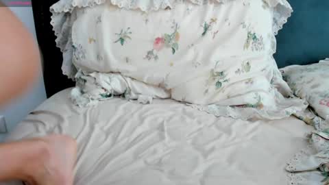 Snapshot of naughtysextime chatting on 02-04-25, 08:13 Aryna online show from 02-04-25, 08:13