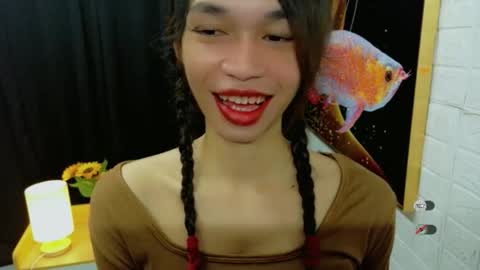 Snapshot of naughtysunshinepinay chatting on 09-08-25, 11:59 Celine online show from 09-08-25, 11:59