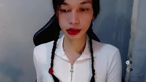 Snapshot of naughtysunshinepinay chatting on 09-24-25, 01:09 Celine online show from 09-24-25, 01:09