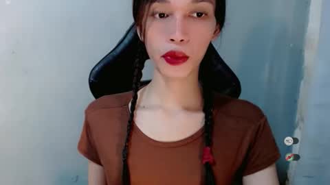 Snapshot of naughtysunshinepinay chatting on 09-26-25, 05:11 Celine online show from 09-26-25, 05:11