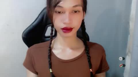 Snapshot of naughtysunshinepinay chatting on 10-04-25, 06:11 Celine online show from 10-04-25, 06:11