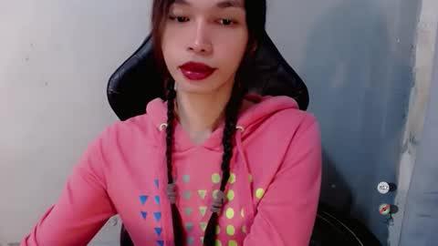 Snapshot of naughtysunshinepinay chatting on 10-05-25, 11:13 Celine online show from 10-05-25, 11:13