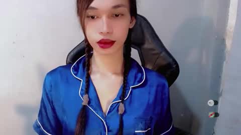 Snapshot of naughtysunshinepinay chatting on 10-10-25, 02:21 Celine online show from 10-10-25, 02:21