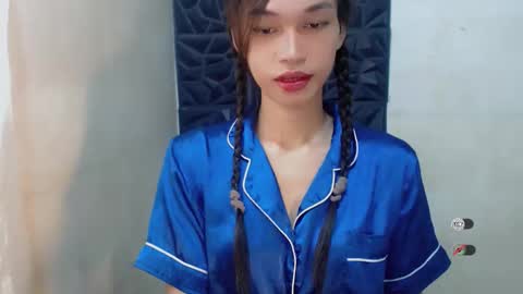 Snapshot of naughtysunshinepinay chatting on 10-17-25, 01:31 Celine online show from 10-17-25, 01:31